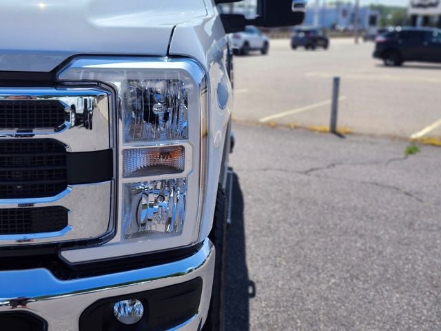 2026 Ford Super Duty F-350® XLT