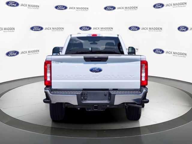 2026 Ford Super Duty F-350® XLT