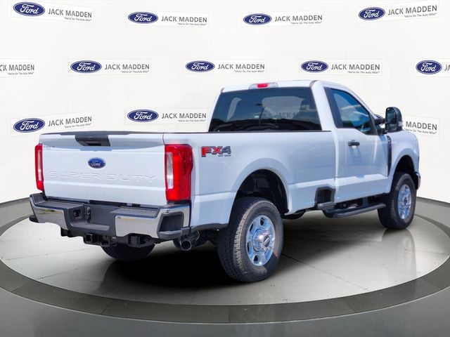 2026 Ford Super Duty F-350® XLT