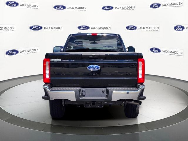2026 Ford Super Duty F-350® XLT