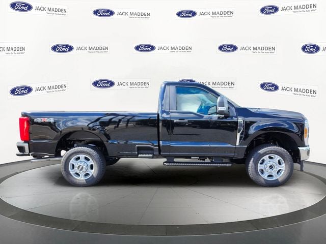 2026 Ford Super Duty F-350® XLT