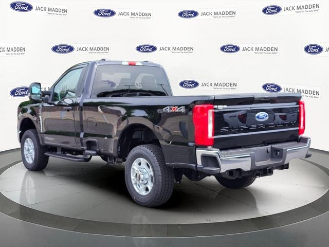 2026 Ford Super Duty F-350® XLT