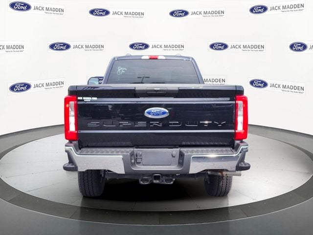 2026 Ford Super Duty F-350® XLT