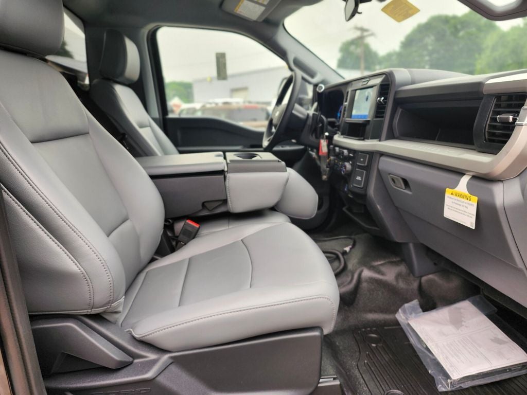 2026 Ford F-550SD XL DRW w/12' DynaPro Landscaper Body