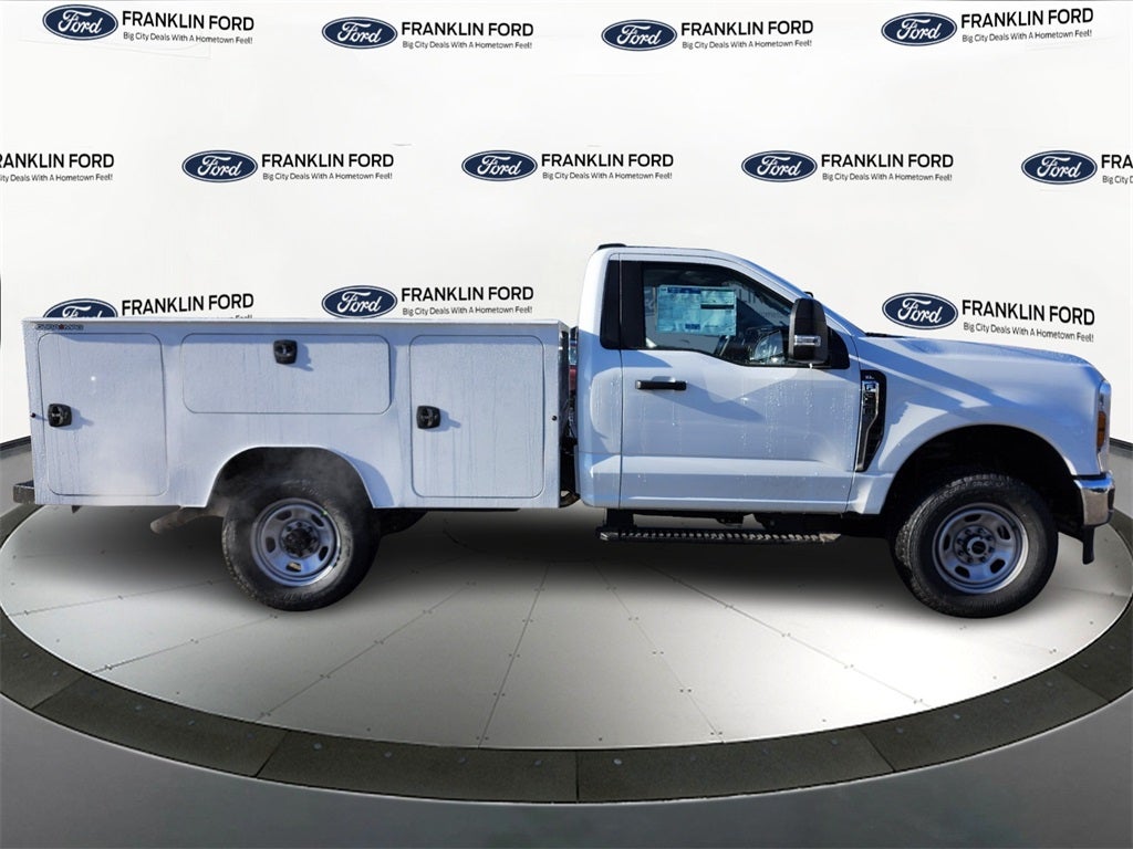 2026 Ford F-350SD XL w/ 9' Duramag Aluminum Service Body