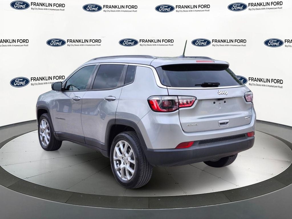 2022 Jeep Compass Latitude Lux