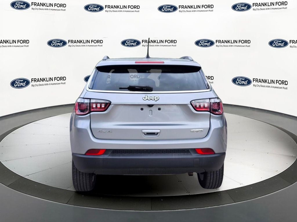 2022 Jeep Compass Latitude Lux