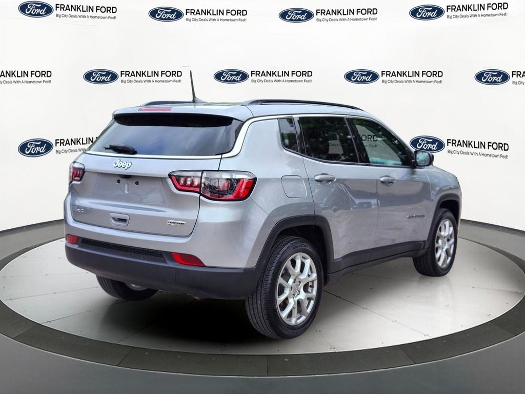 2022 Jeep Compass Latitude Lux