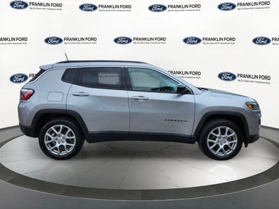 2022 Jeep Compass Latitude Lux