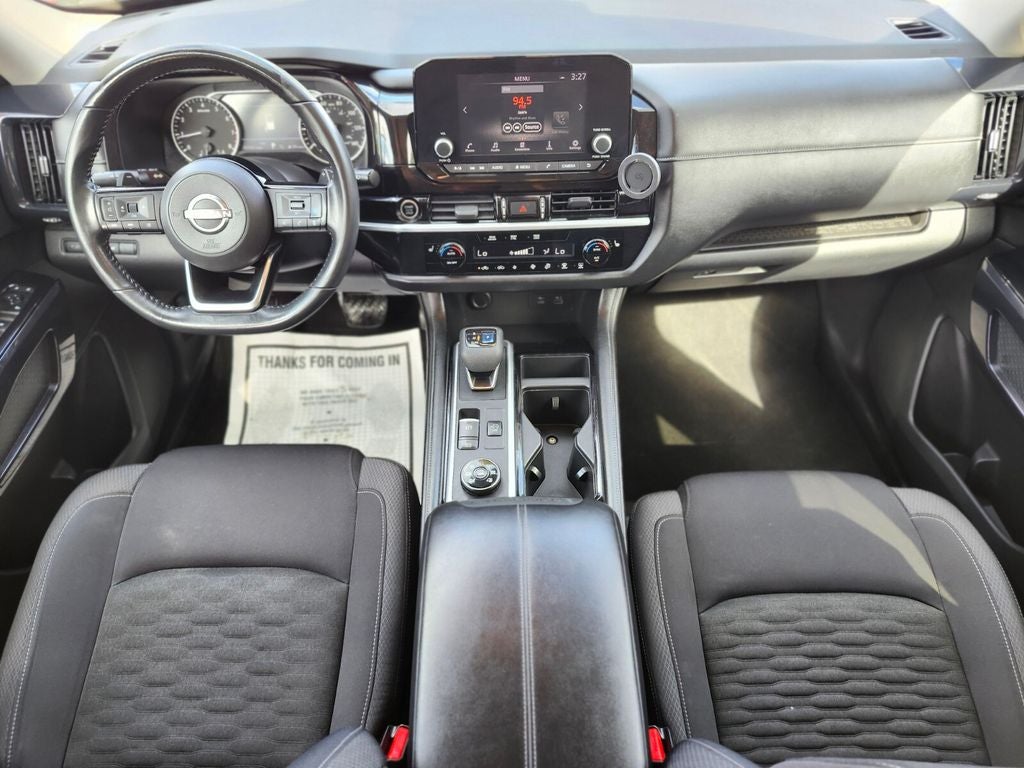 2022 Nissan Pathfinder SV