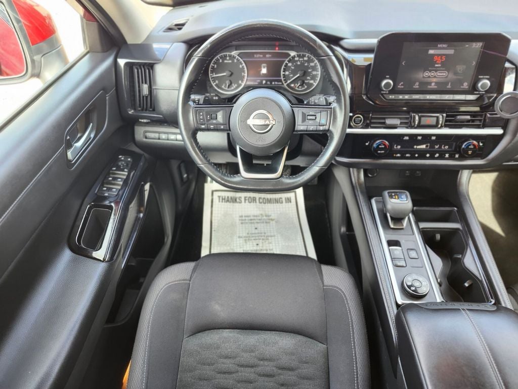 2022 Nissan Pathfinder SV