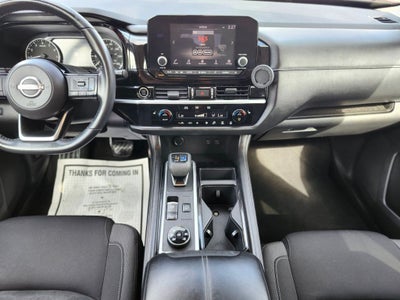 2022 Nissan Pathfinder SV