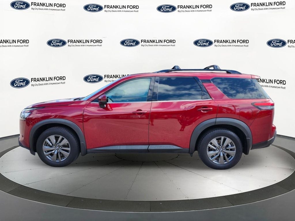 2022 Nissan Pathfinder SV
