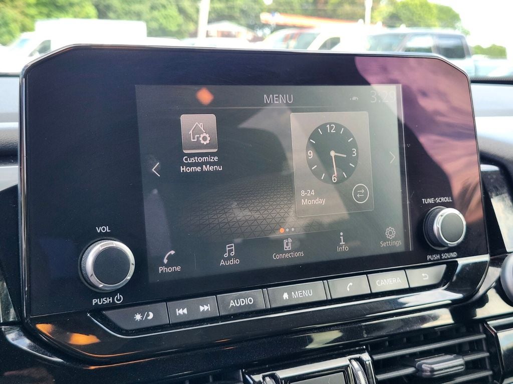 2022 Nissan Pathfinder SV