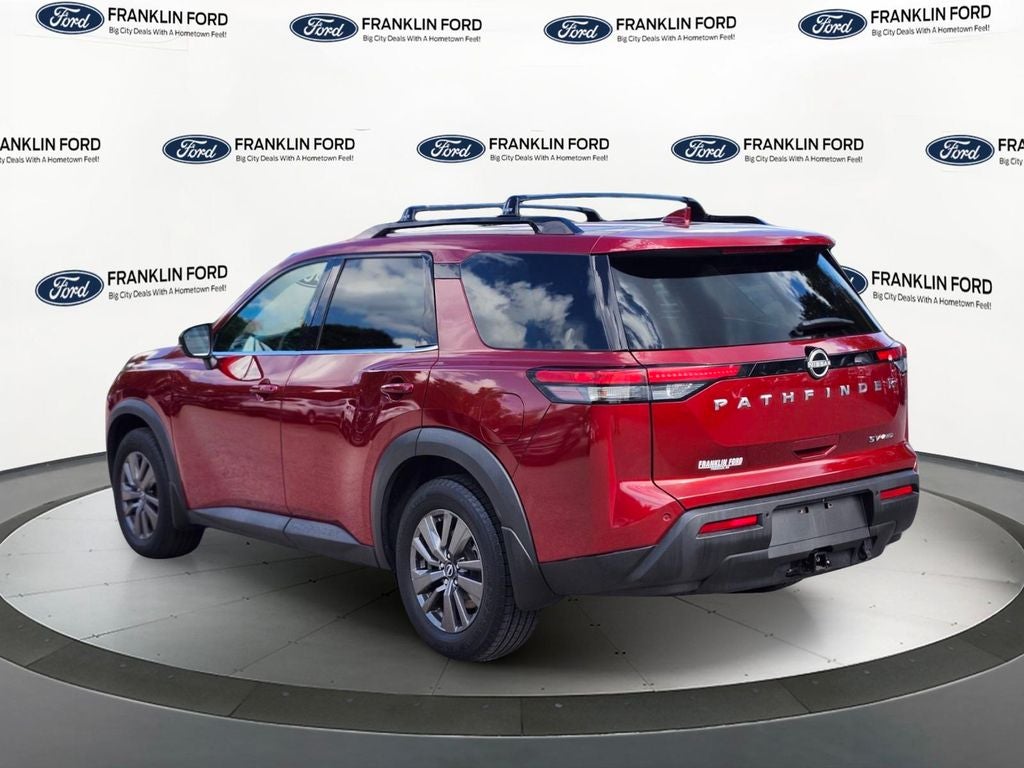 2022 Nissan Pathfinder SV