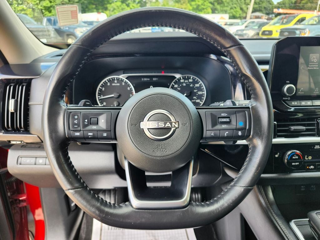 2022 Nissan Pathfinder SV
