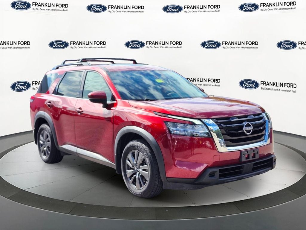 2022 Nissan Pathfinder SV