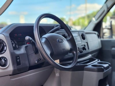 2015 Ford E-350SD Base Cutaway