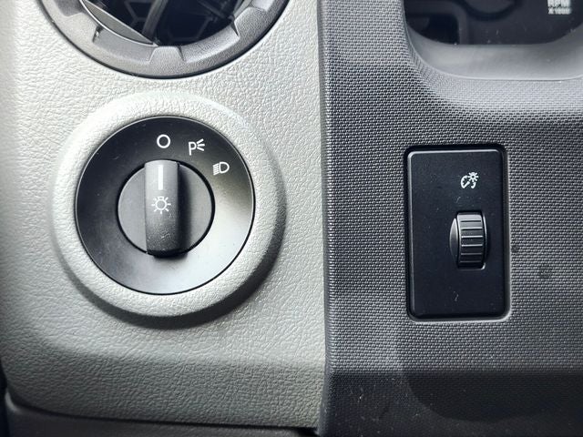 2015 Ford E-350SD Base Cutaway