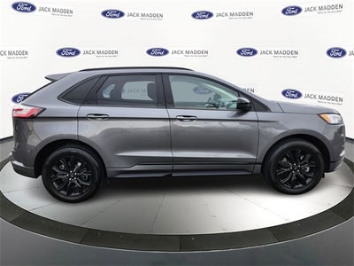2022 Ford Edge SE