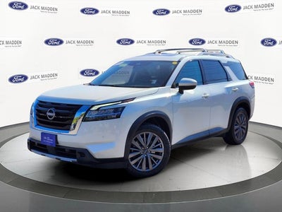 2023 Nissan Pathfinder SL