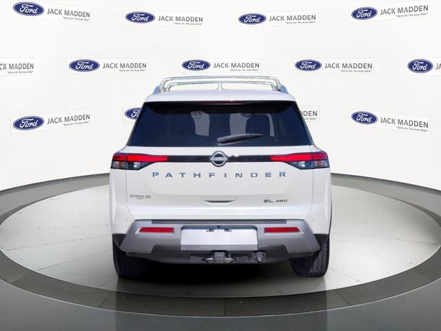 2023 Nissan Pathfinder SL