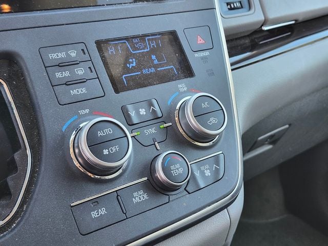 2018 Toyota Sienna XLE Premium 7 Passenger