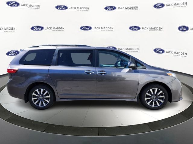 2018 Toyota Sienna XLE Premium 7 Passenger