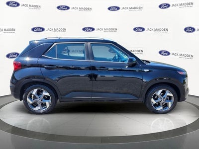 2022 Hyundai Venue SEL
