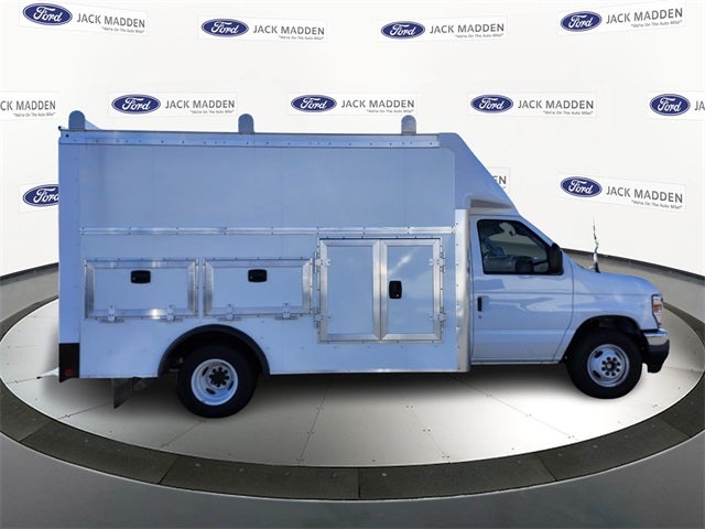 2026 Ford E-350SD Base Cutaway