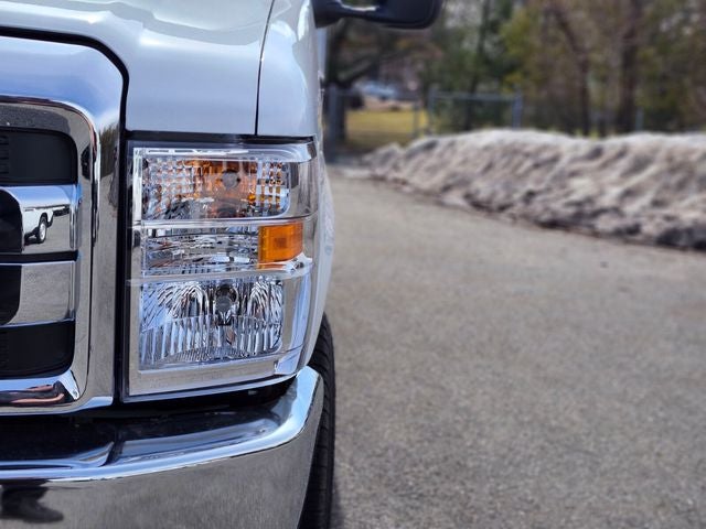 2026 Ford E-350SD Base Cutaway