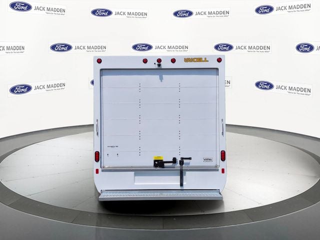 2027 Ford E-350SD Base Cutaway