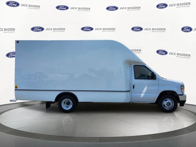 2027 Ford E-350SD Base Cutaway