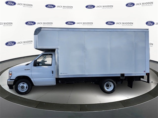 2026 Ford E-350SD Base Cutaway