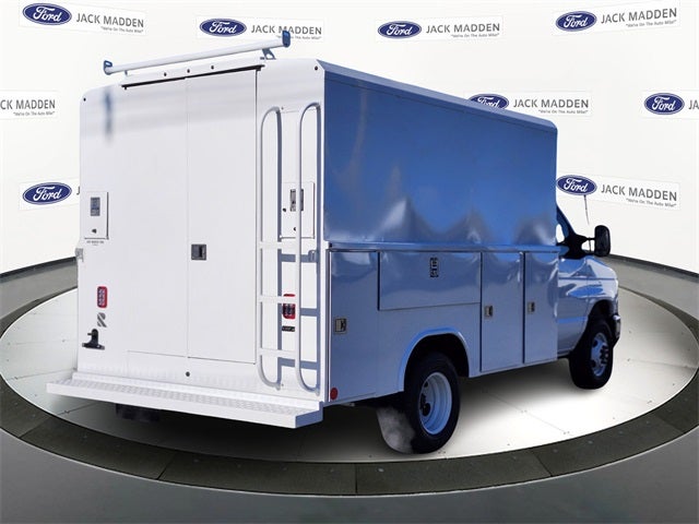 2026 Ford E-350SD Base Cutaway