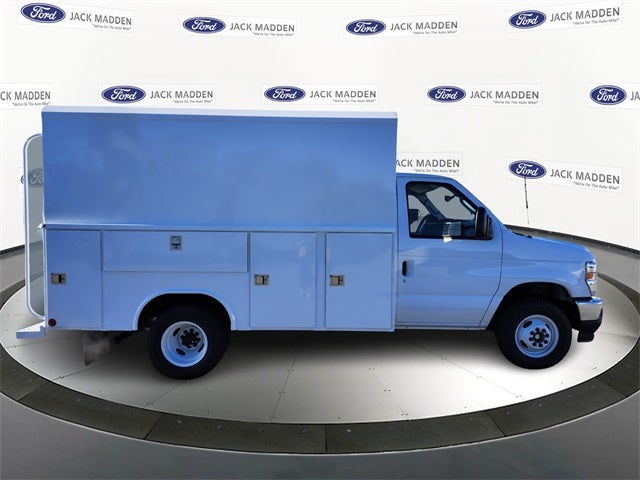 2026 Ford E-350SD Base Cutaway