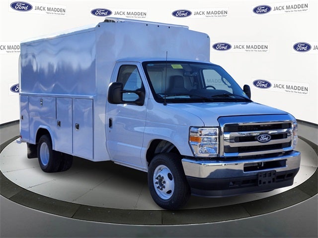 2026 Ford E-350SD Base Cutaway