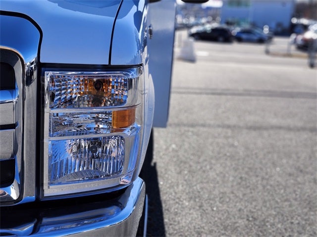 2026 Ford E-350SD Base Cutaway