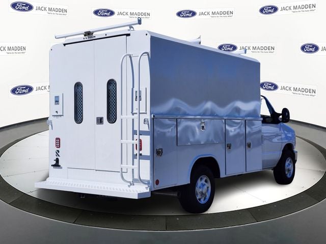 2026 Ford E-350SD Base Cutaway