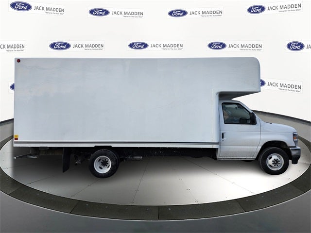 2026 Ford E-450SD Base DRW