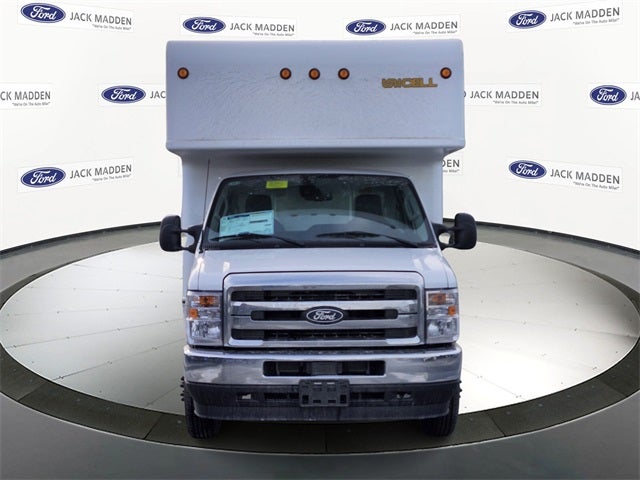 2026 Ford E-450SD Base DRW